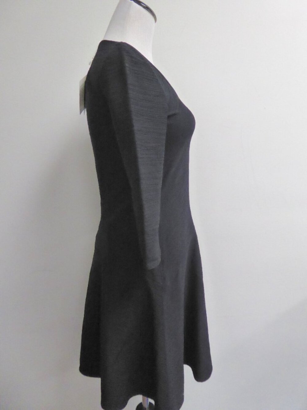 WOLFORD Dress BLACK FIT AND FLARE V NECK 36 XS
